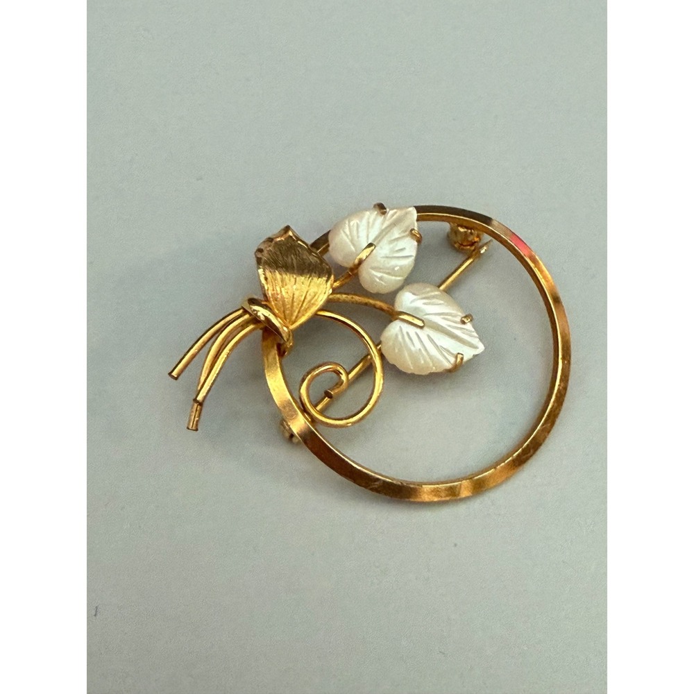 Creed Brooch Pin 1/20 12K Gold Filled Mother of Pearl Leaf
